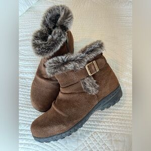 Women’s Brown Leather Faux Fur-Lined Boots Size 6